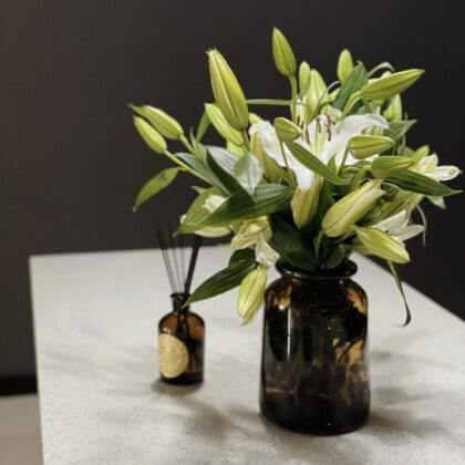 Casablanca lilies (10 stems delivered as a bouquet)