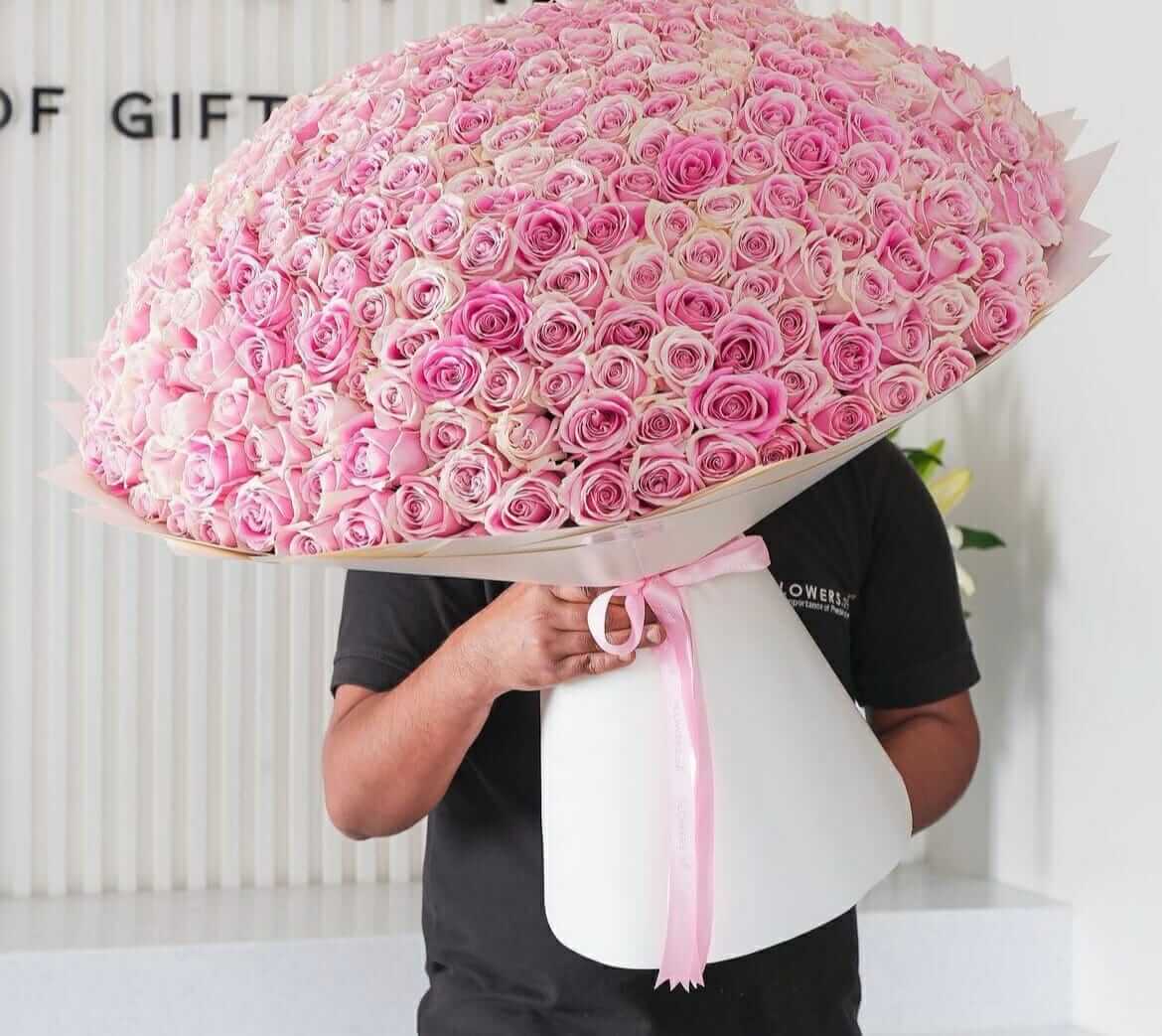 pink avalanche bouquet-300 stems