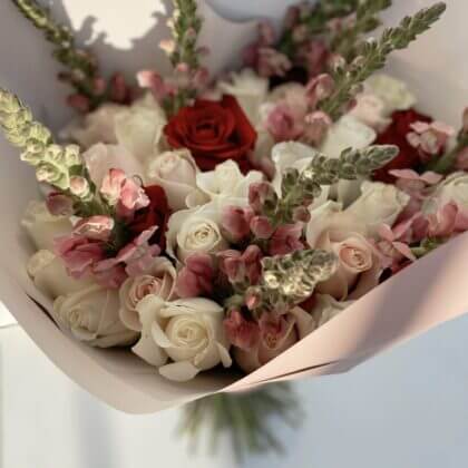 Snapdragon rose bouquet 30 stems