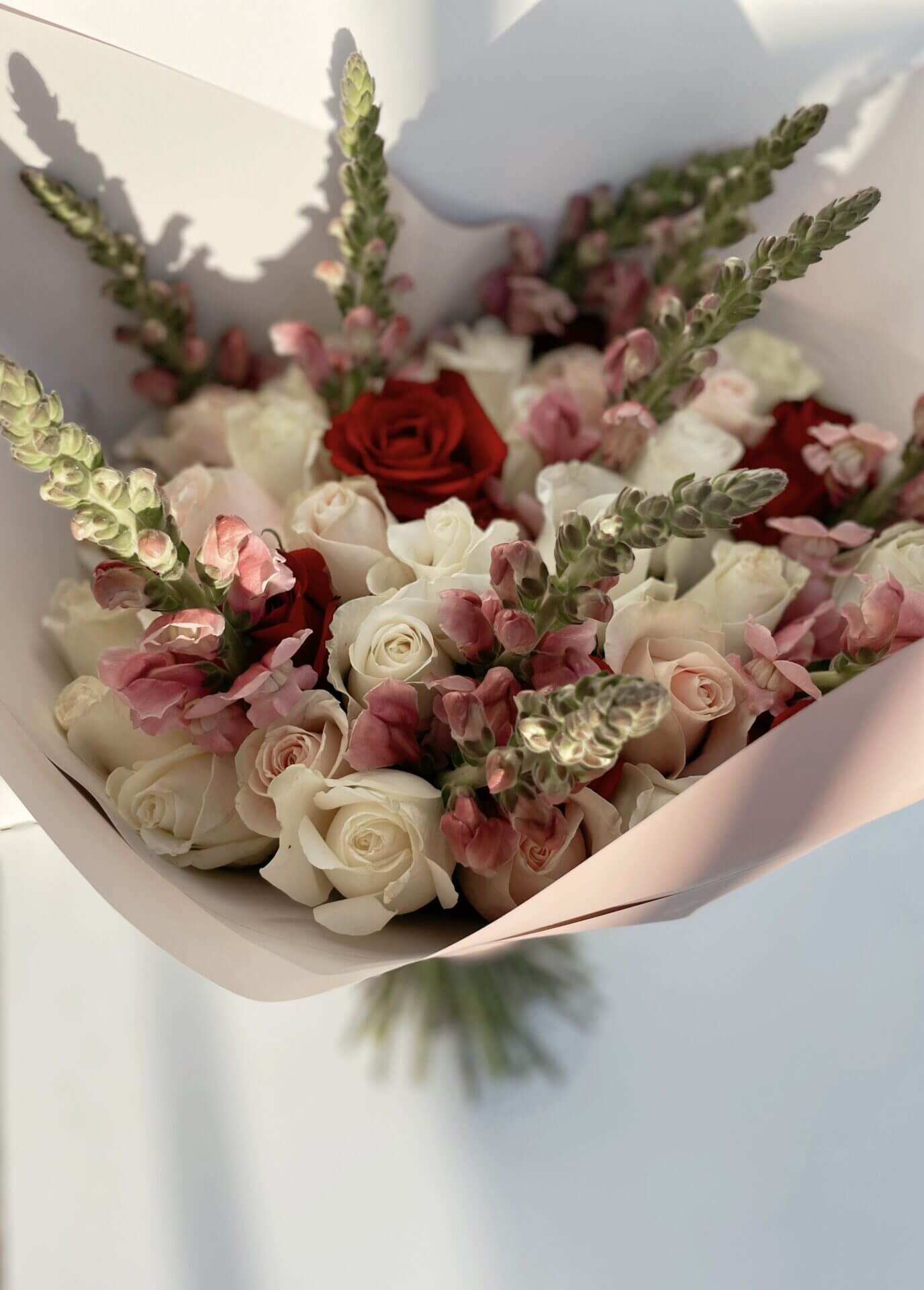 Snapdragon rose bouquet 30 stems