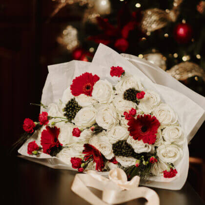Prosperity bouquet 30 stems in total
