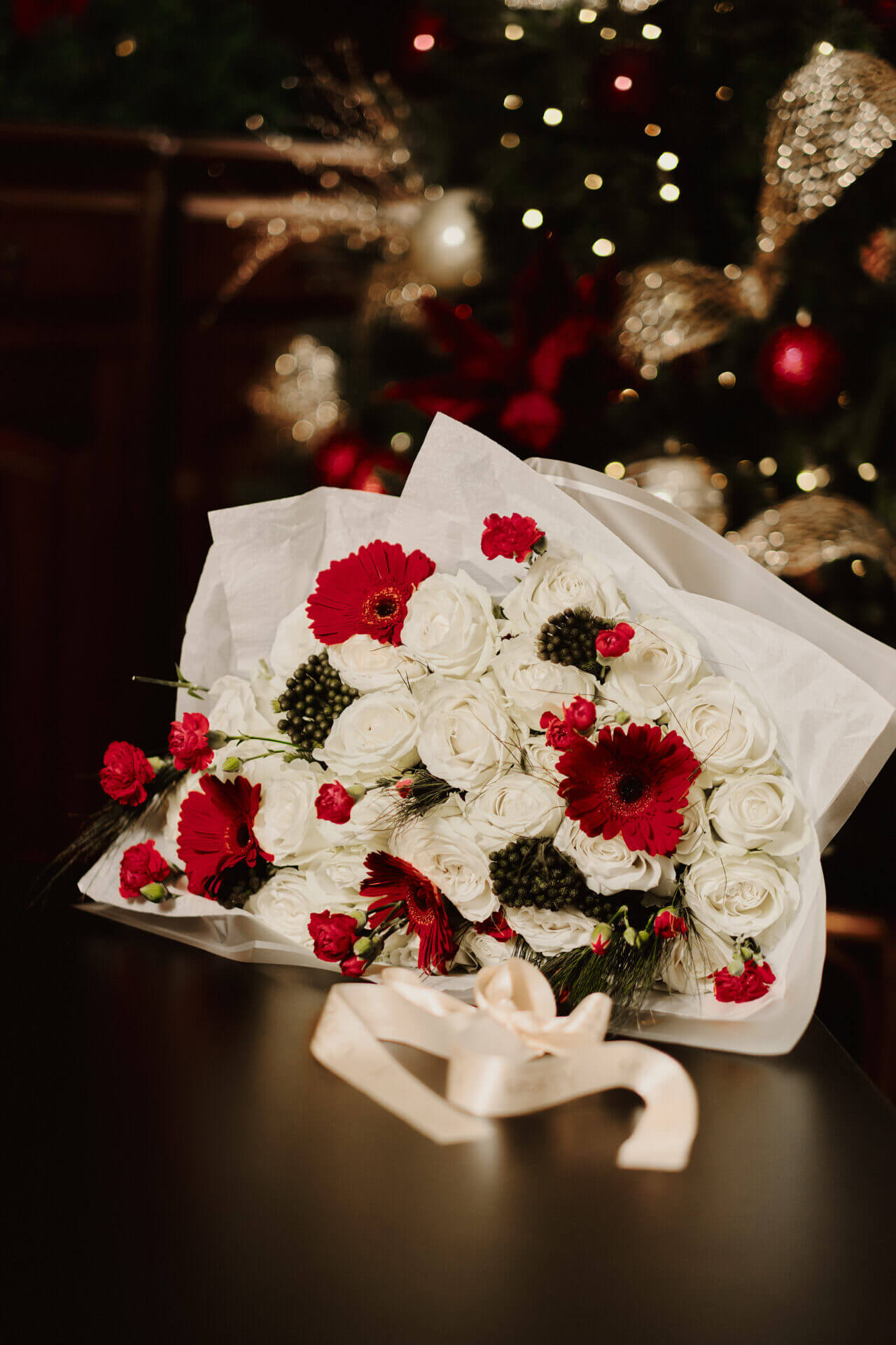 Prosperity bouquet 30 stems in total