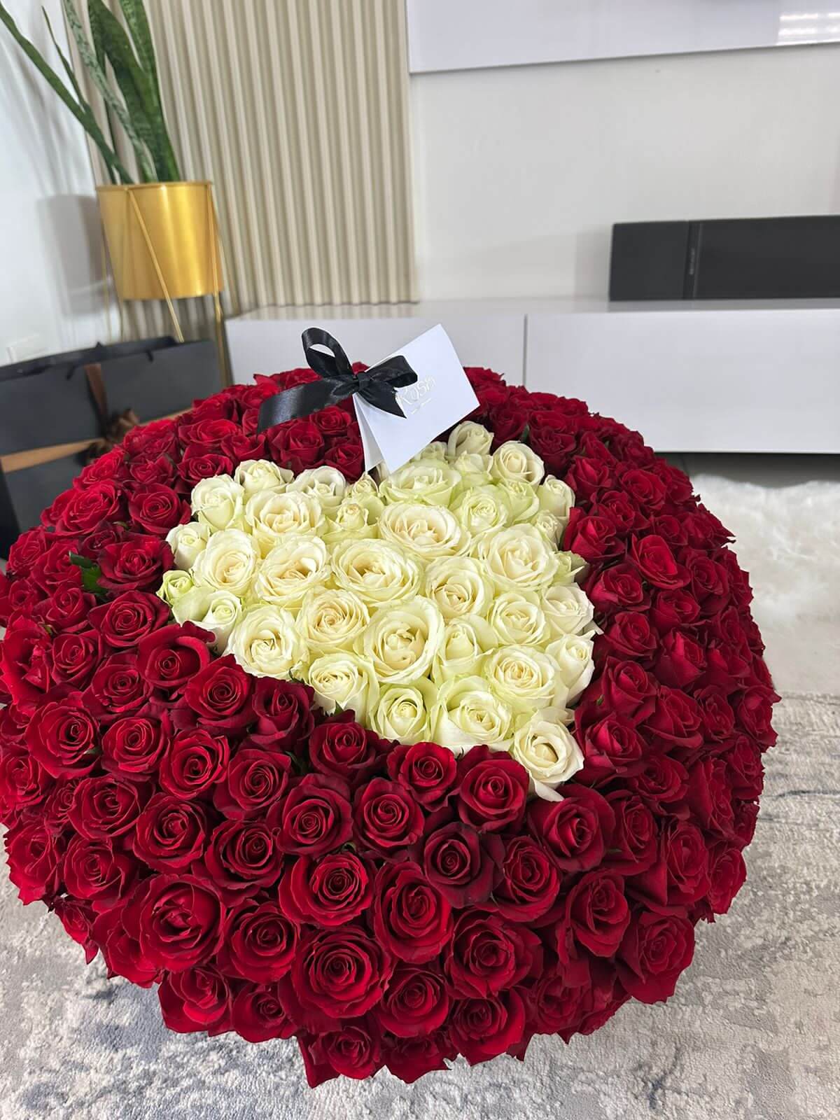 200 stems boxed - heart shape in centre.