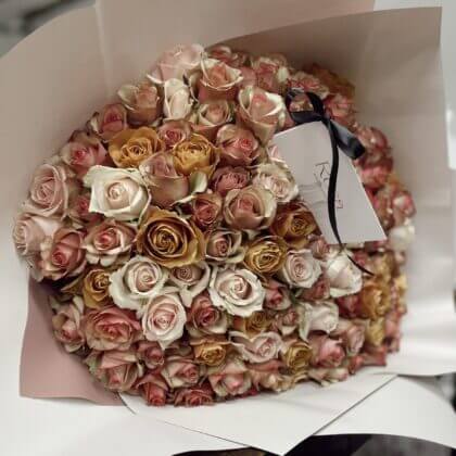 Unique vintage roses- 1 day lead time required  (grown locally)