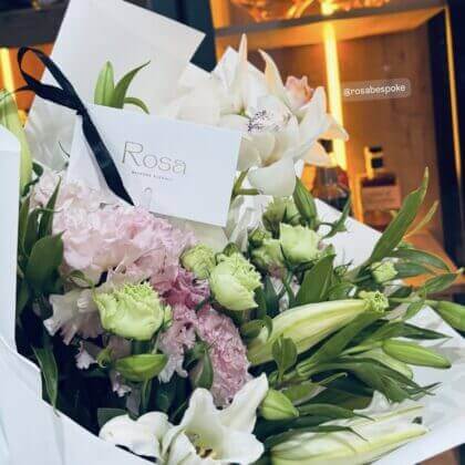 Lilies/lisianthus bouquet