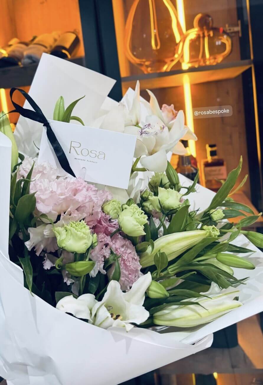 Lilies/lisianthus bouquet