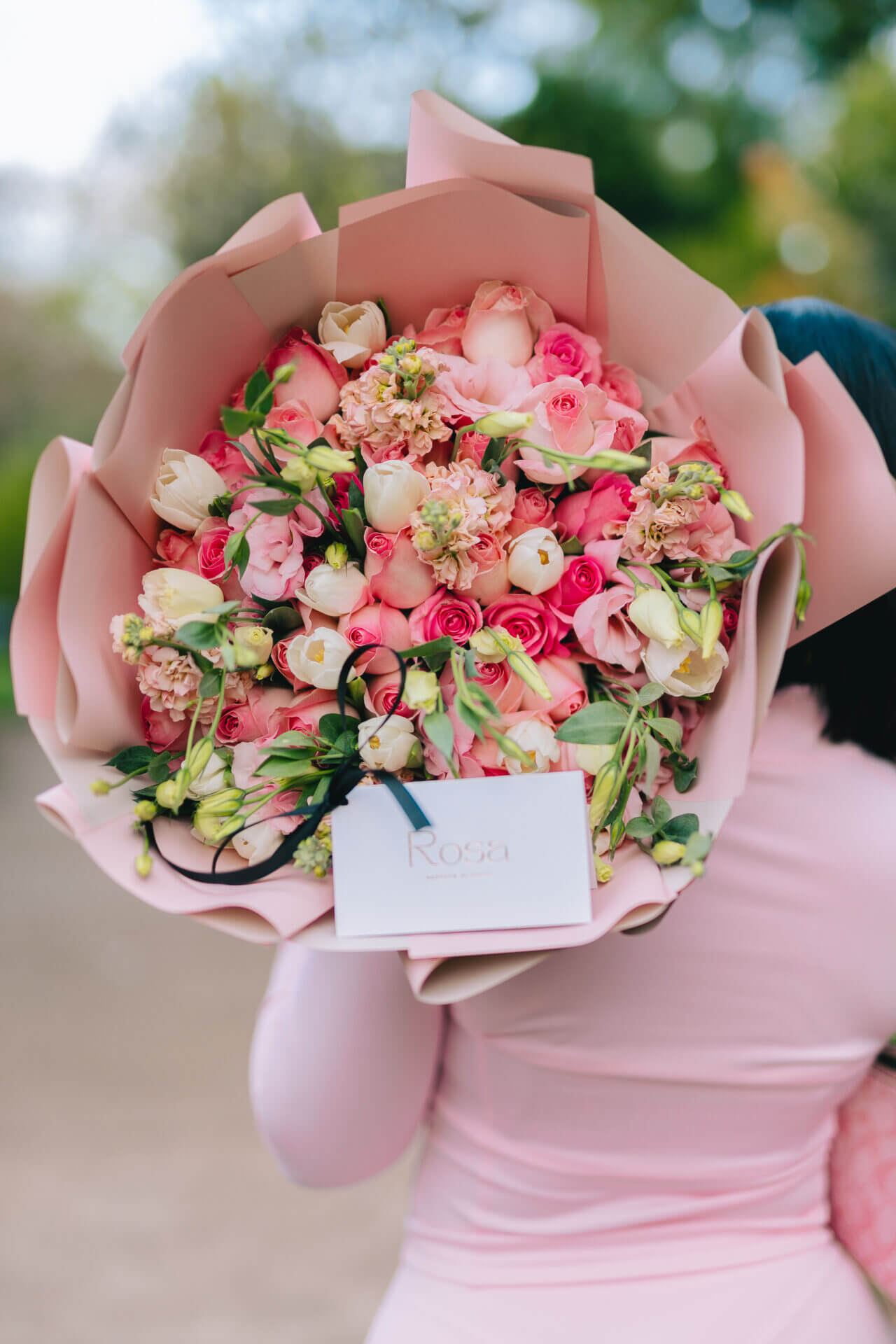 Paris blooms 60 stems